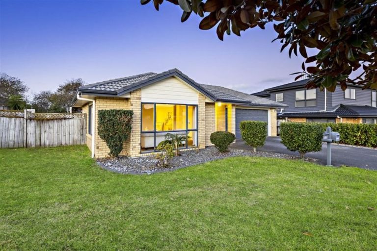 Photo of property in 20 Villino Place, Randwick Park, Auckland, 2105