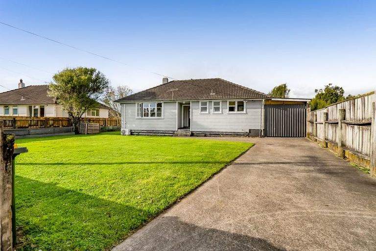 Photo of property in 21 Miro Street, Merrilands, New Plymouth, 4312