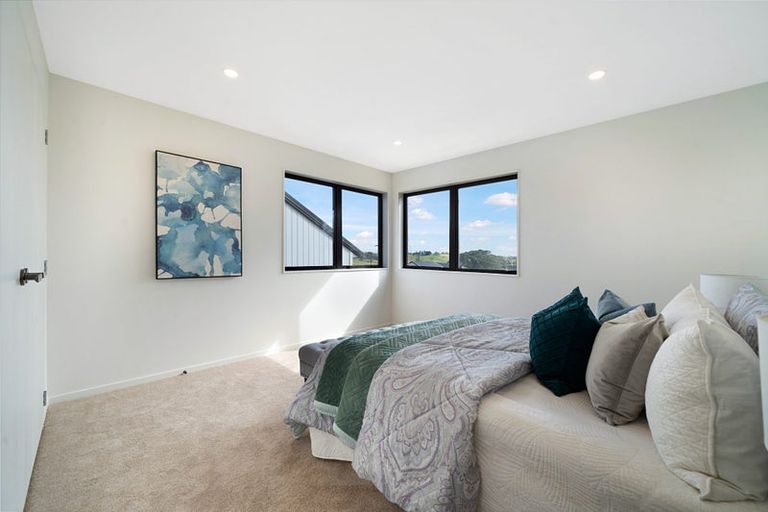 Photo of property in 37 Paretao Street, Massey, 0614