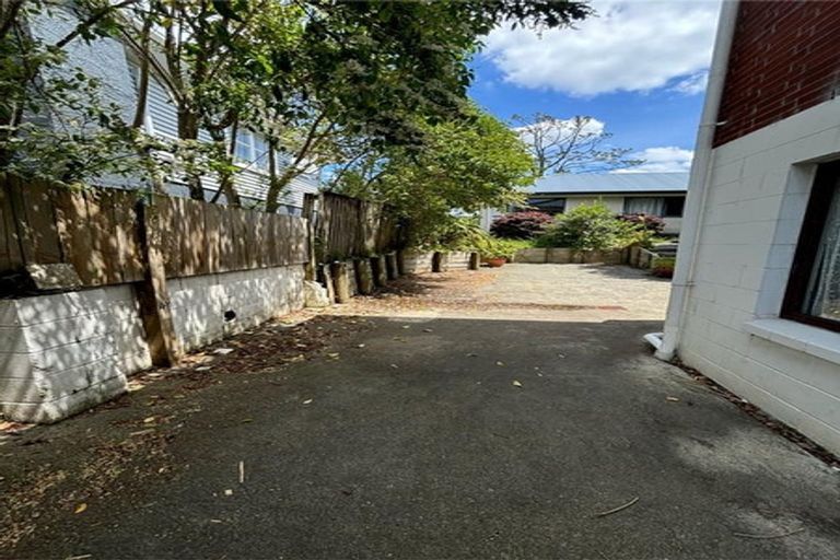 Photo of property in 226 Henderson Valley Road, Henderson, Auckland, 0612
