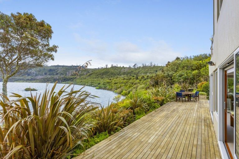 Photo of property in 26 Whakamoenga Point, Acacia Bay, Taupo, 3385