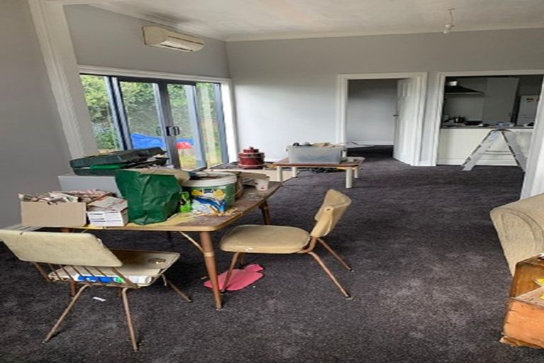 Photo of property in 32 Ngahina Street, Marton, 4710