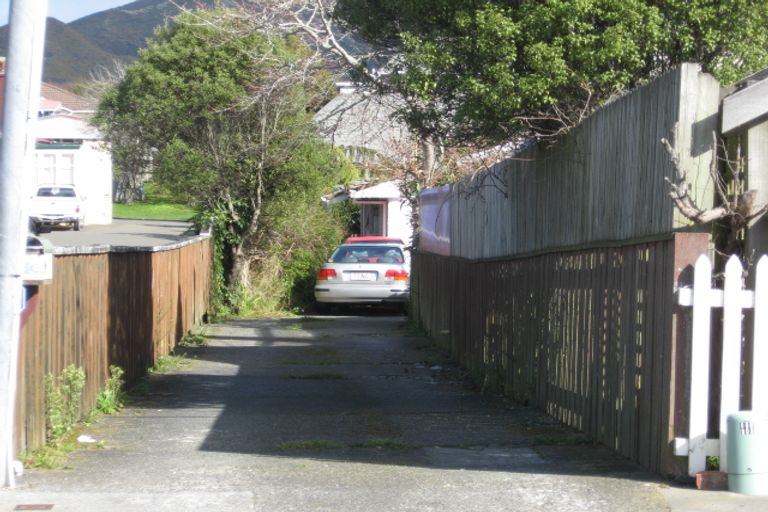 Photo of property in 15 Parkvale Road, Karori, Wellington, 6012