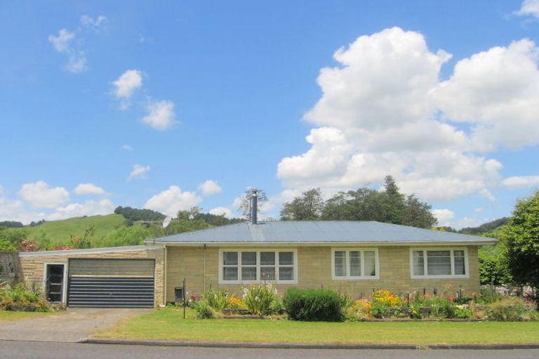 Photo of property in 105 Golf Road, Taumarunui, 3920