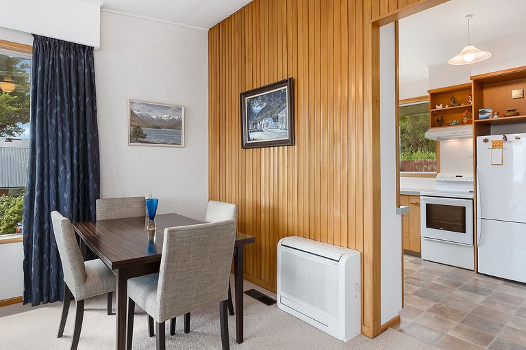 Photo of property in 11 Cornwall Street, Vauxhall, Dunedin, 9013