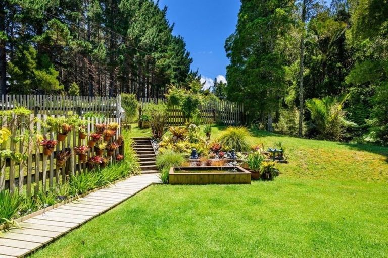 Photo of property in 128 Bodhisattva Road, Waitoki, Silverdale, 0994