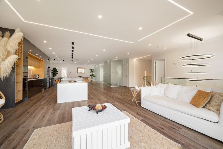 Photo of property in 35 Pacific Heights Road, Orewa, 0931