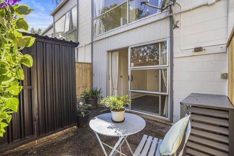 Photo of property in 5/25 Inverness Road, Browns Bay, Auckland, 0630