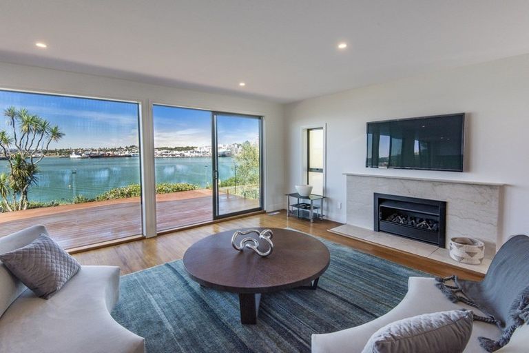 Photo of property in 79a Stanley Point Road, Stanley Point, Auckland, 0624