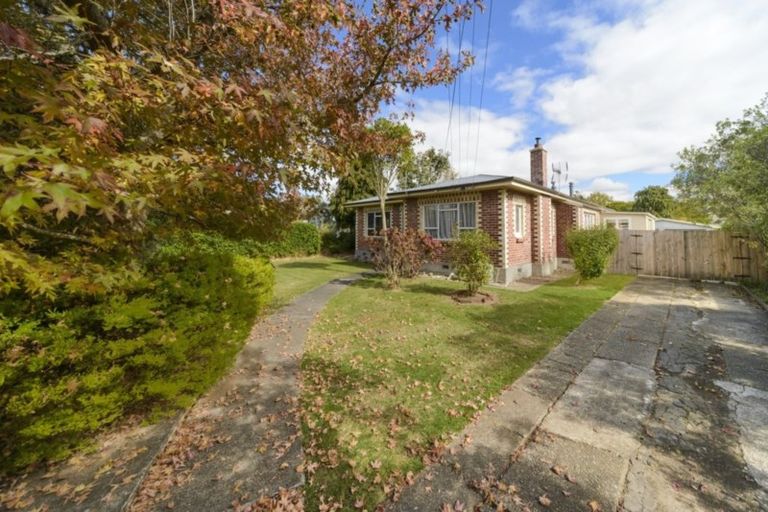 Photo of property in 12 Grey Street, Marton, 4710