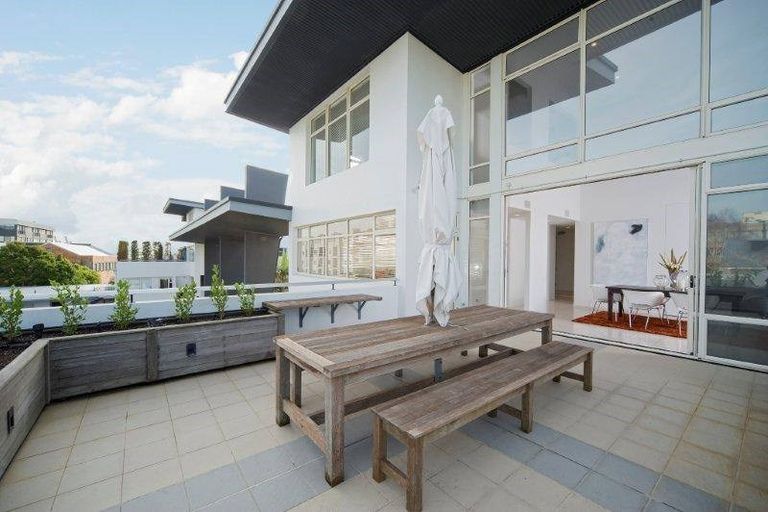 Photo of property in 30 York Street, Russell, 0202