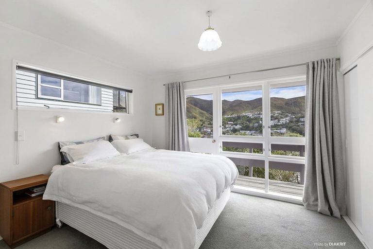 Photo of property in 30 Woodhouse Avenue, Karori, Wellington, 6012