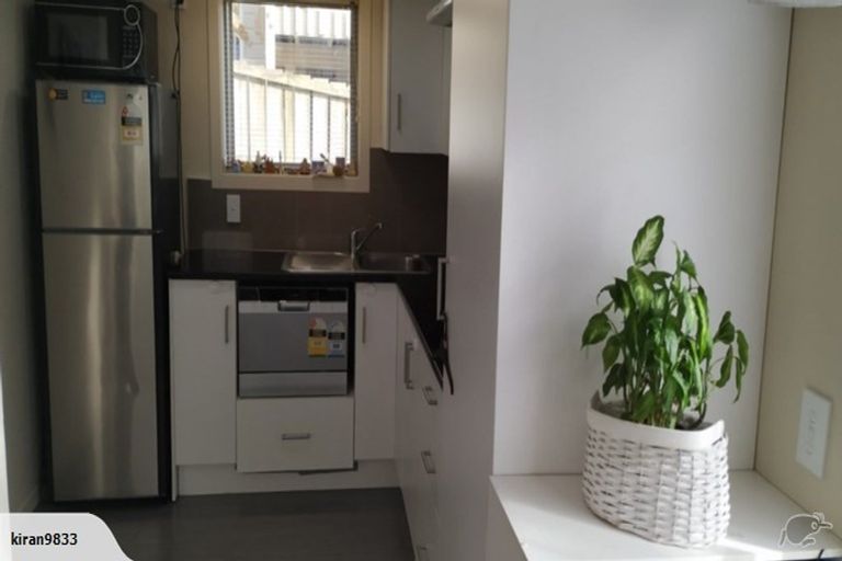 Photo of property in 27b Stott Avenue, Birkdale, Auckland, 0626