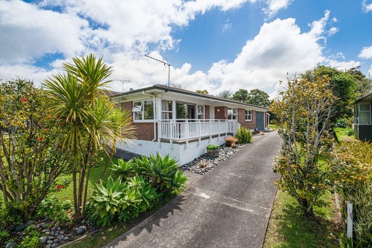 Photo of property in 40 Divich Avenue, Te Atatu South, Auckland, 0610