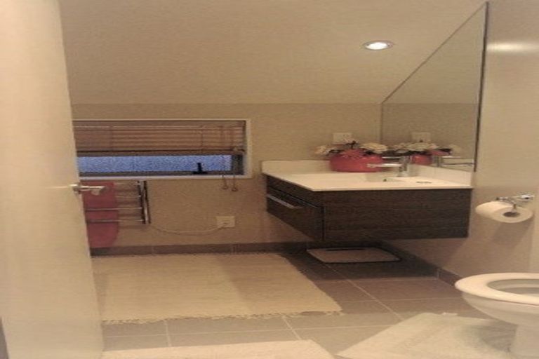 Photo of property in 13 Nimstedt Avenue, Oteha, Auckland, 0632