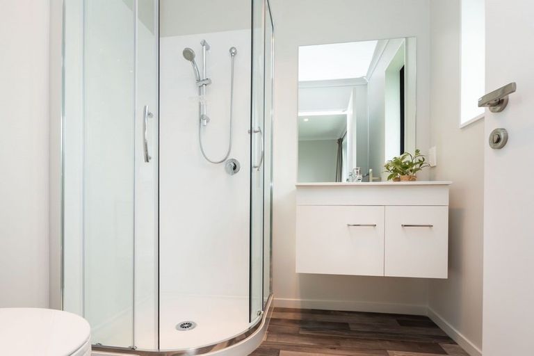 Photo of property in 7 Fairbairn Close, Halswell, Christchurch, 8025