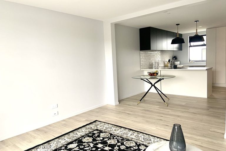 Photo of property in 2/8 New Brighton Road, Shirley, Christchurch, 8061