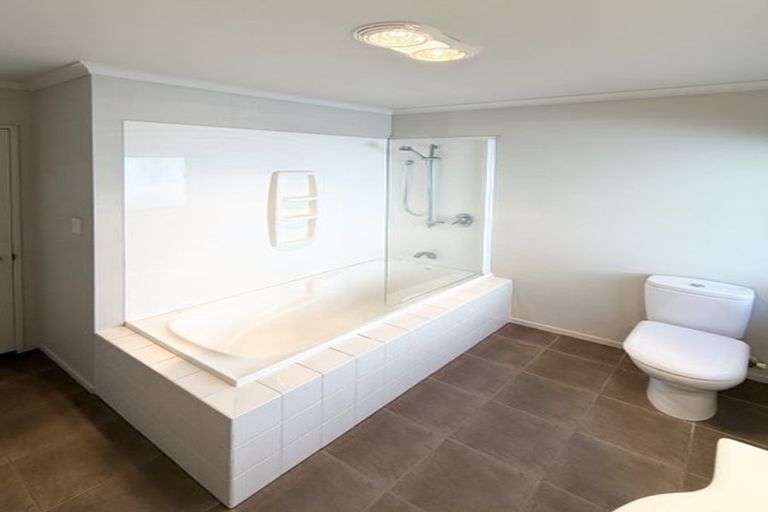 Photo of property in 1 Barwick Place, Stanmore Bay, Whangaparaoa, 0932