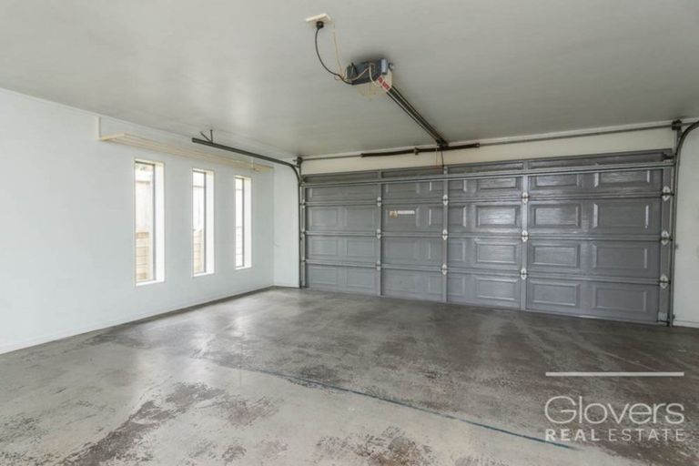 Photo of property in 39 Buscomb Avenue, Henderson, Auckland, 0610