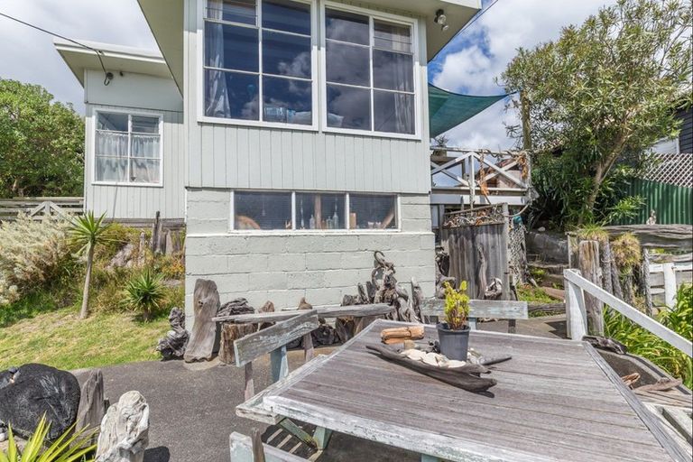 Photo of property in 643 Waitarere Beach Road, Waitarere Beach, Levin, 5510