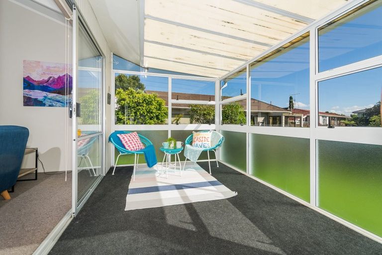 Photo of property in 9 Raupapa Street, Northcote, Auckland, 0627