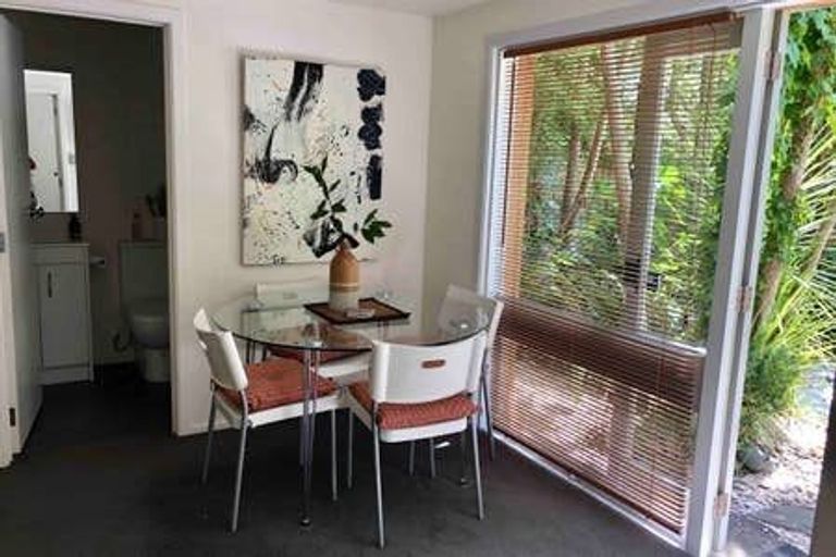 Photo of property in 34 Sandown Road, Rothesay Bay, Auckland, 0630