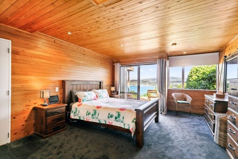 Photo of property in 3 Countess Close, Maupuia, Wellington, 6022