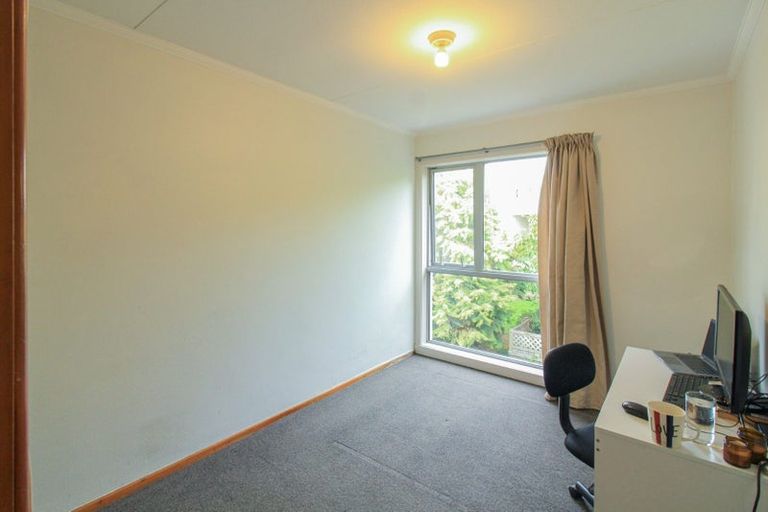 Photo of property in Victoria Court, 11/4 Queen Street, Mount Victoria, Wellington, 6011