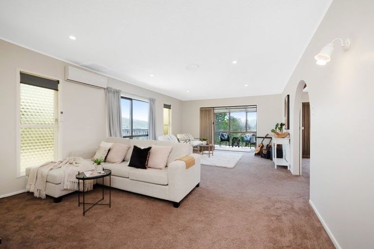 Photo of property in 34 Edgecombe Street, Newlands, Wellington, 6037