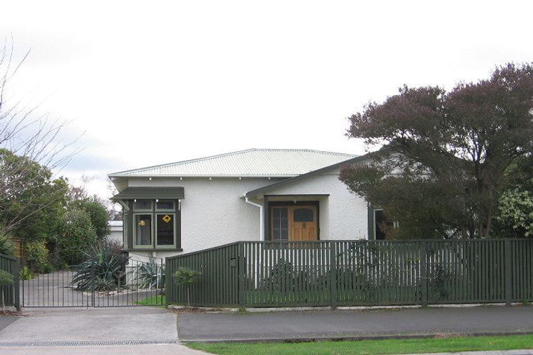 Photo of property in 9 Frederick Street, Terrace End, Palmerston North, 4410