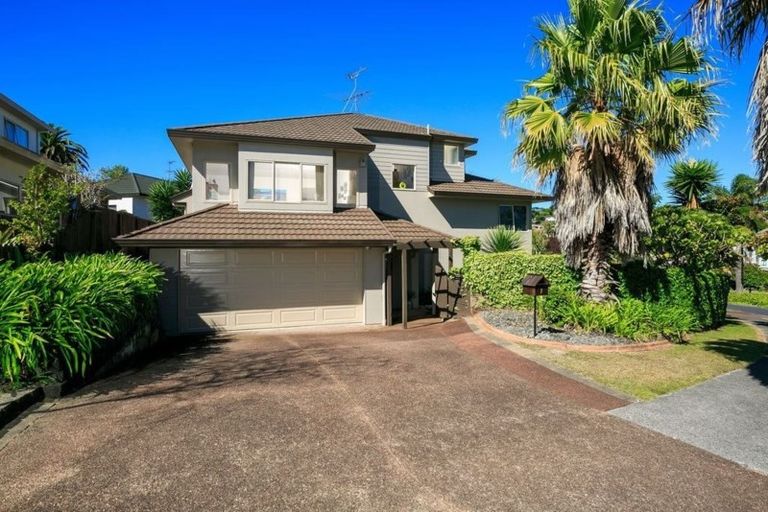 Photo of property in 7 Calypso Way, Unsworth Heights, Auckland, 0632