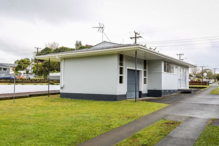 Photo of property in 21 Pembroke Street, Westown, New Plymouth, 4310