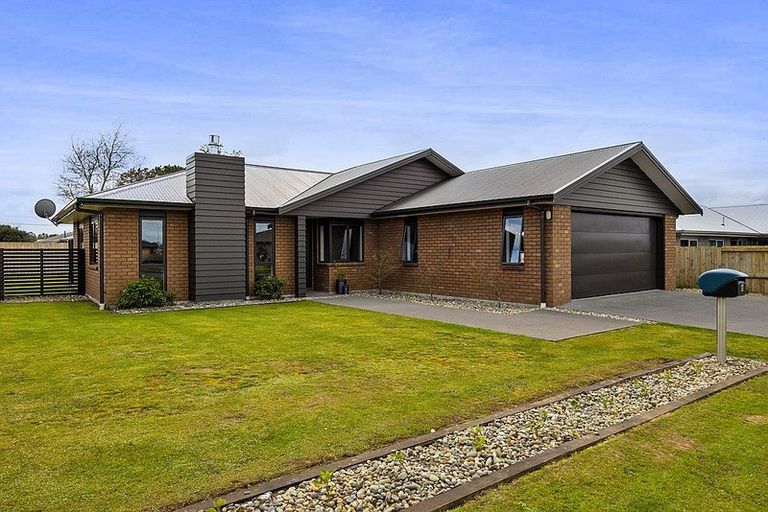 Photo of property in 6 Montague Grove, Stratford, 4332