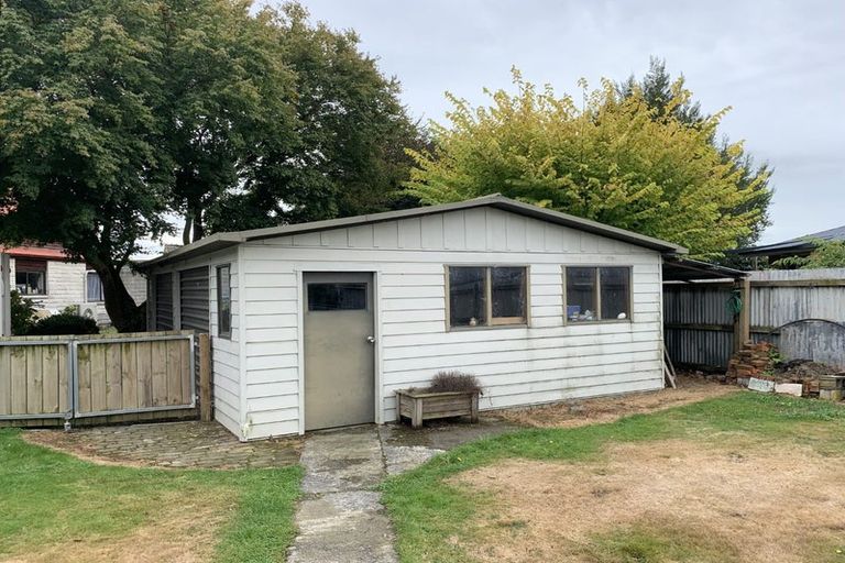 Photo of property in 40 Mckenzie Street, Geraldine, 7930