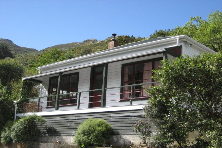 Photo of property in 26 Selwyn Road, Lyttelton, 8082