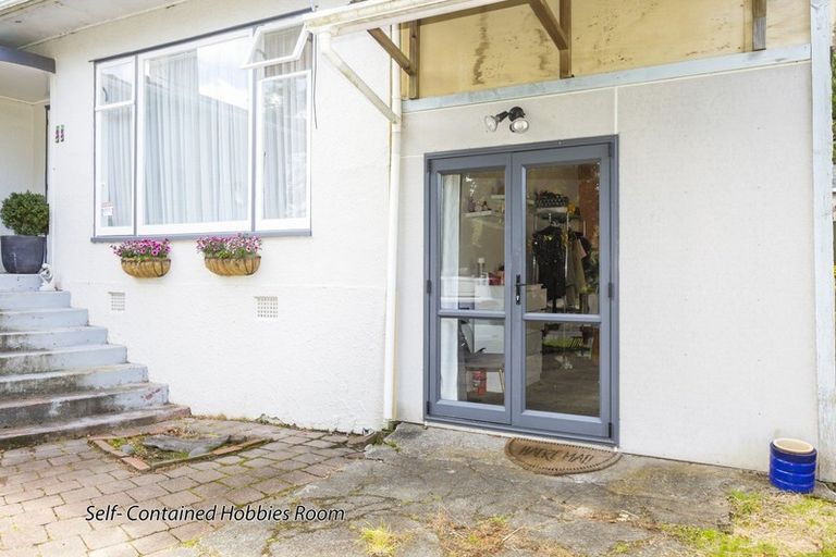 Photo of property in 33 Montgomery Street, Stokes Valley, Lower Hutt, 5019