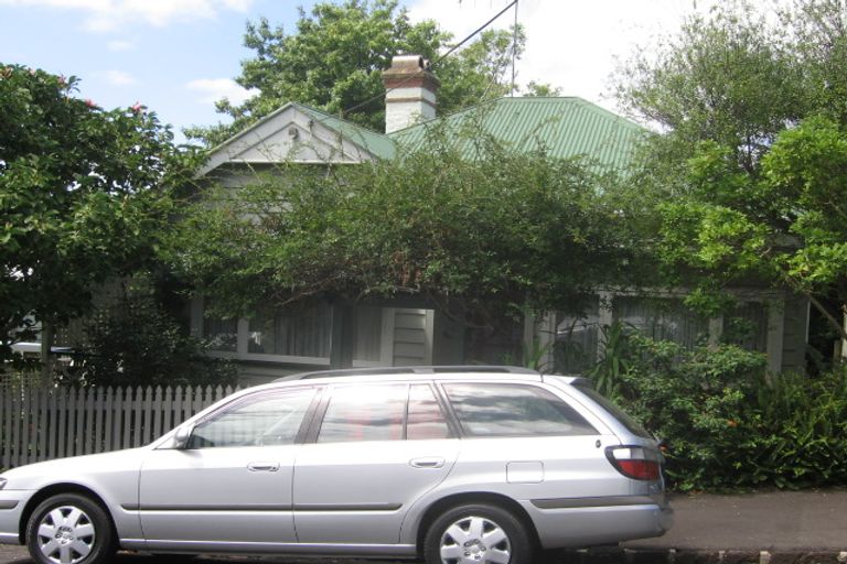 Photo of property in 3 Cracroft Street, Devonport, Auckland, 0624
