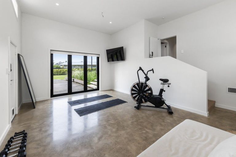 Photo of property in 56 Covil Avenue, Te Atatu South, Auckland, 0610