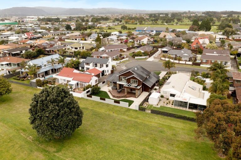 Photo of property in 25 Berwick Place, Mount Maunganui, 3116
