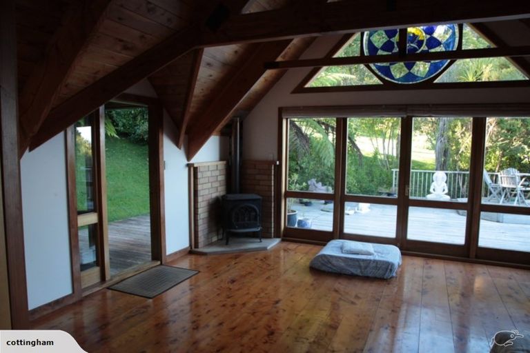 Photo of property in 122 Lone Kauri Road, Karekare, New Lynn, 0772