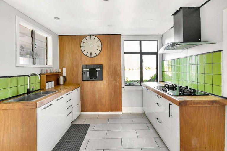 Photo of property in 24 Coates Street, Westport, 7825