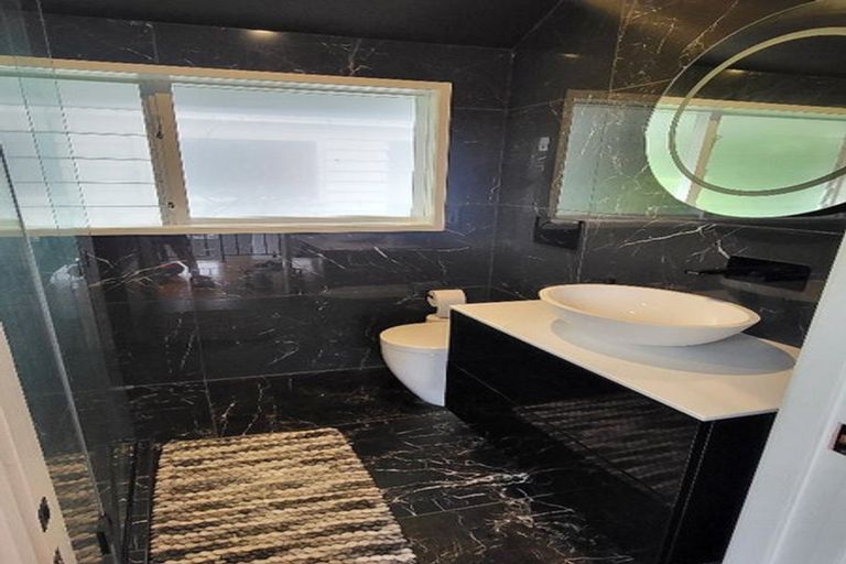 Photo of property in 65 Wadestown Road, Wadestown, Wellington, 6012