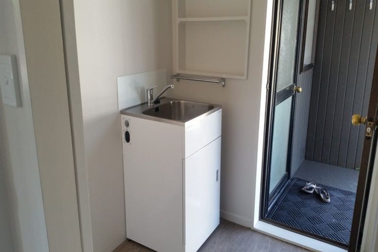 Photo of property in 60 Hillcrest Drive, Kelvin Grove, Palmerston North, 4414