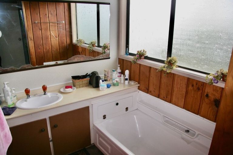 Photo of property in 186 Hakanoa Street, Huntly, 3700