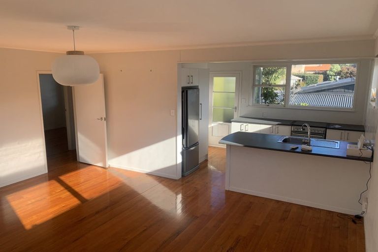 Photo of property in 4/20 Penning Road, Castor Bay, Auckland, 0620