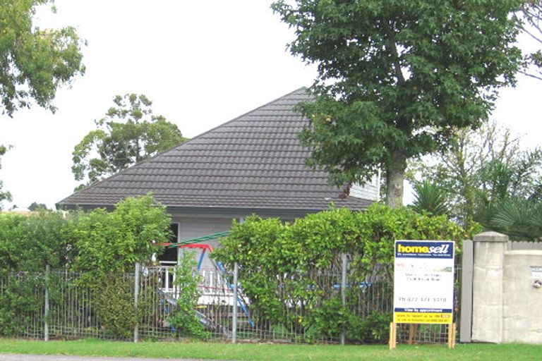 Photo of property in 251b Royal Road, Massey, Auckland, 0614