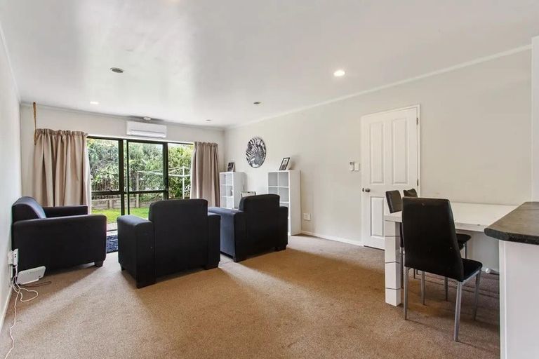 Photo of property in 1a Benton Place, Manurewa, Auckland, 2102