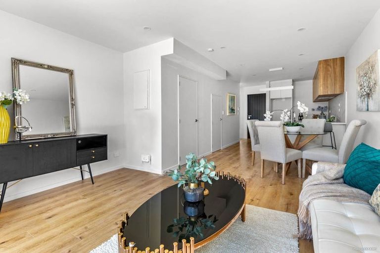 Photo of property in 7/24 Carnoustie Drive, Wattle Downs, Auckland, 2103