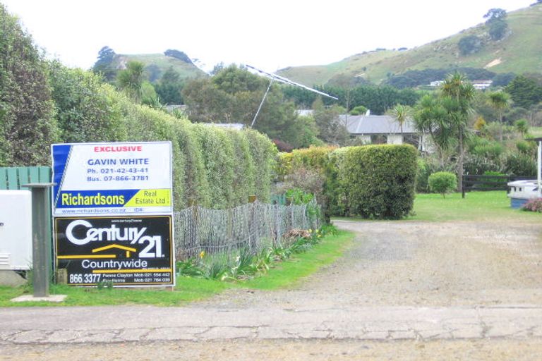 Photo of property in 59 Hahei Beach Road, Hahei, Whitianga, 3591