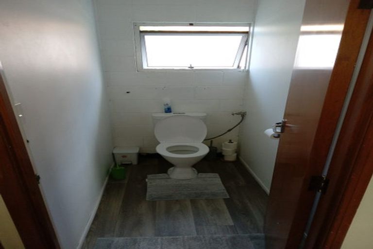 Photo of property in 2/4 Idlewild Avenue, Mangere, Auckland, 2022